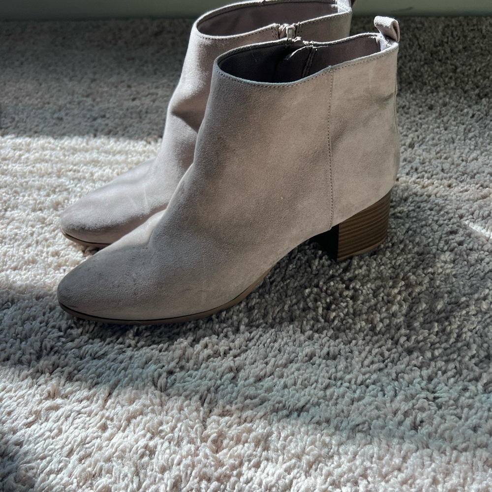 Old Navy Gray Ankle Booties with Minimalist Design - Picture 2 of 4
